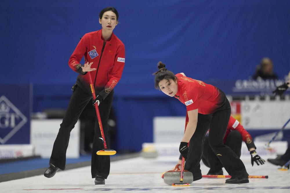 路易斯-迪亚斯未来不明朗，巴黎及巴萨有意引进他 0.
